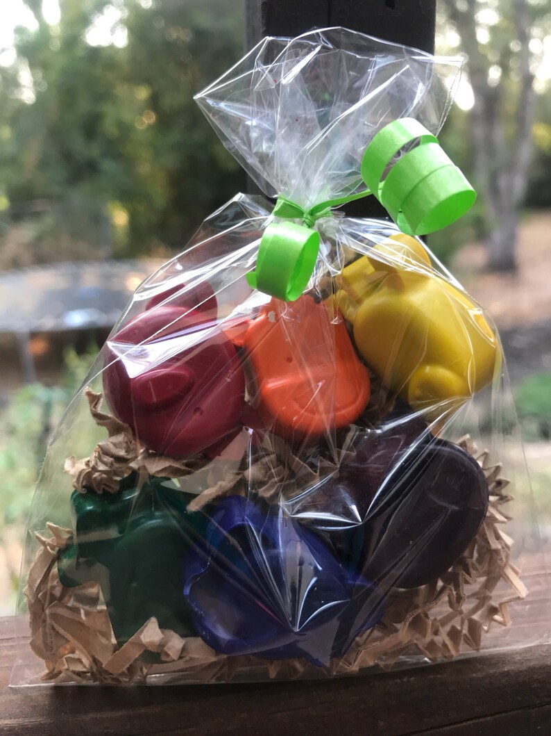 Zoo PARTY FAVORS // Zoo Birthday Party // Zoo Crayons // Etsy