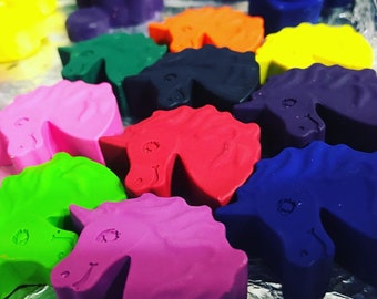 Unicorn Christmas Gift // Unicorn Crayon Gift // Christmas Gift Idea // Christmas Crayons // Gifts for Kids // Gifts for Girls