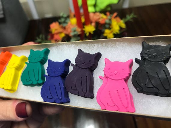 Cat Crayon Box // Toddler Gift Idea // Kitty Crayons // Cat Crayons // Kids Crayon Boxes // Cat Birthday Party // Kitty Cat Crayons