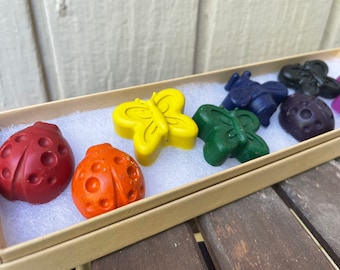 Stocking Stuffer Crayons // Kids Stocking Stuffer // Stocking Stuffer Ideas // Crayon Box // Bug Crayons // Garden Crayons // Girl Stocking