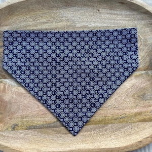 Over the Collar Dog Bandana, Size Large, Navy Blue with White Design