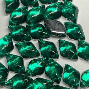 10gms Backlit Teal green gemduo, 2-holes, GD8550720-27002