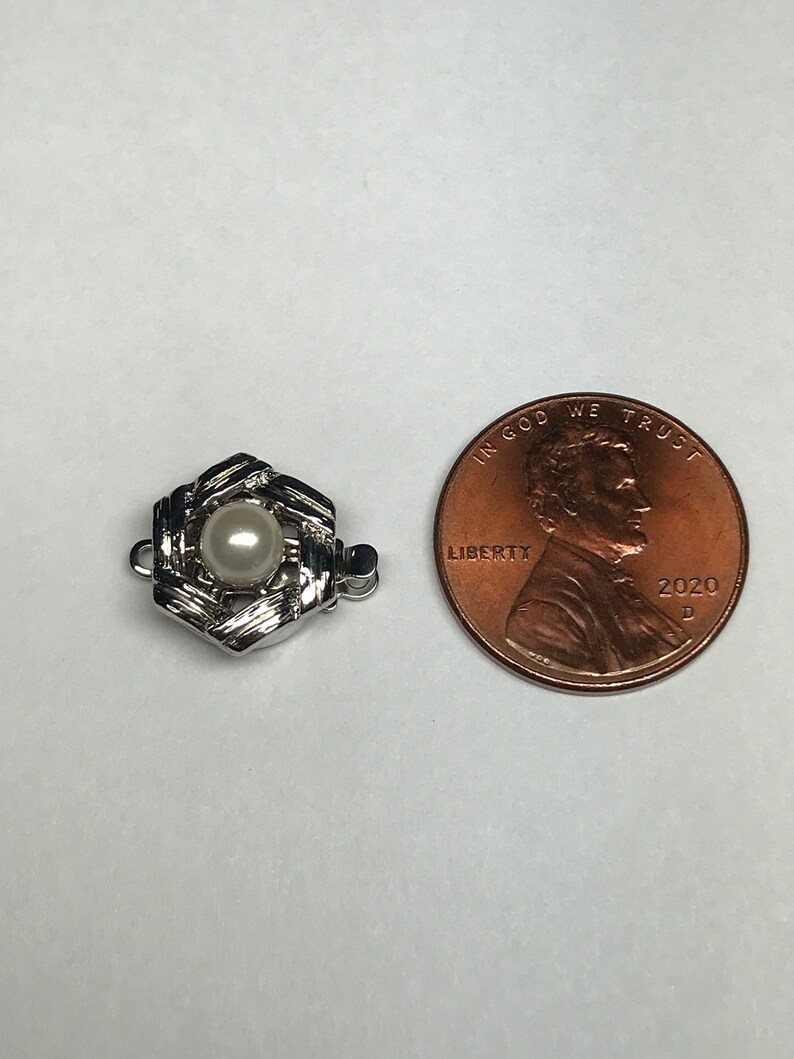 Elegant Elements made by Claspgarten in Germany 11mm 1-strand silver plate push pull clasp with glass pearl