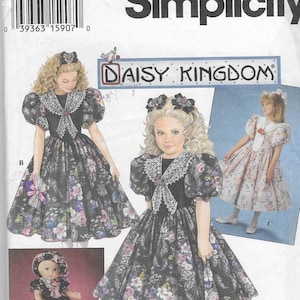 Puede incluir: Patrón de costura Simplicity número 9166 para un vestido Daisy Kingdom. El patrón incluye tres estilos diferentes de vestidos para niñas en tallas 8, 10, 12 y 14. Los vestidos son todos de estampado floral y tienen un ribete de encaje. El patrón también incluye un vestido de muñeca.