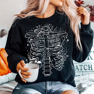 Skeleton Sweatshirt, Halloween Sweatshirt, Skeleton Shirt, Vintage Mushroom Shirt, Halloween Crewneck Sweatshirts, Halloween Shirt