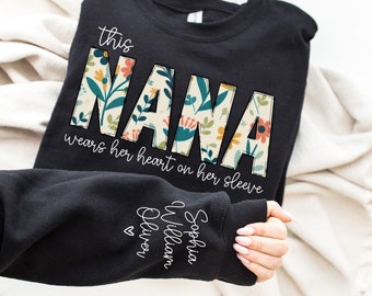 Sweat-shirt personnalisé pour grand-mère, cadeau de Noël pour grand-mère, je porte mon coeur sur ma manche, sweat-shirt grand-mère avec le nom des petits-enfants sur la manche, cadeau grand-mère