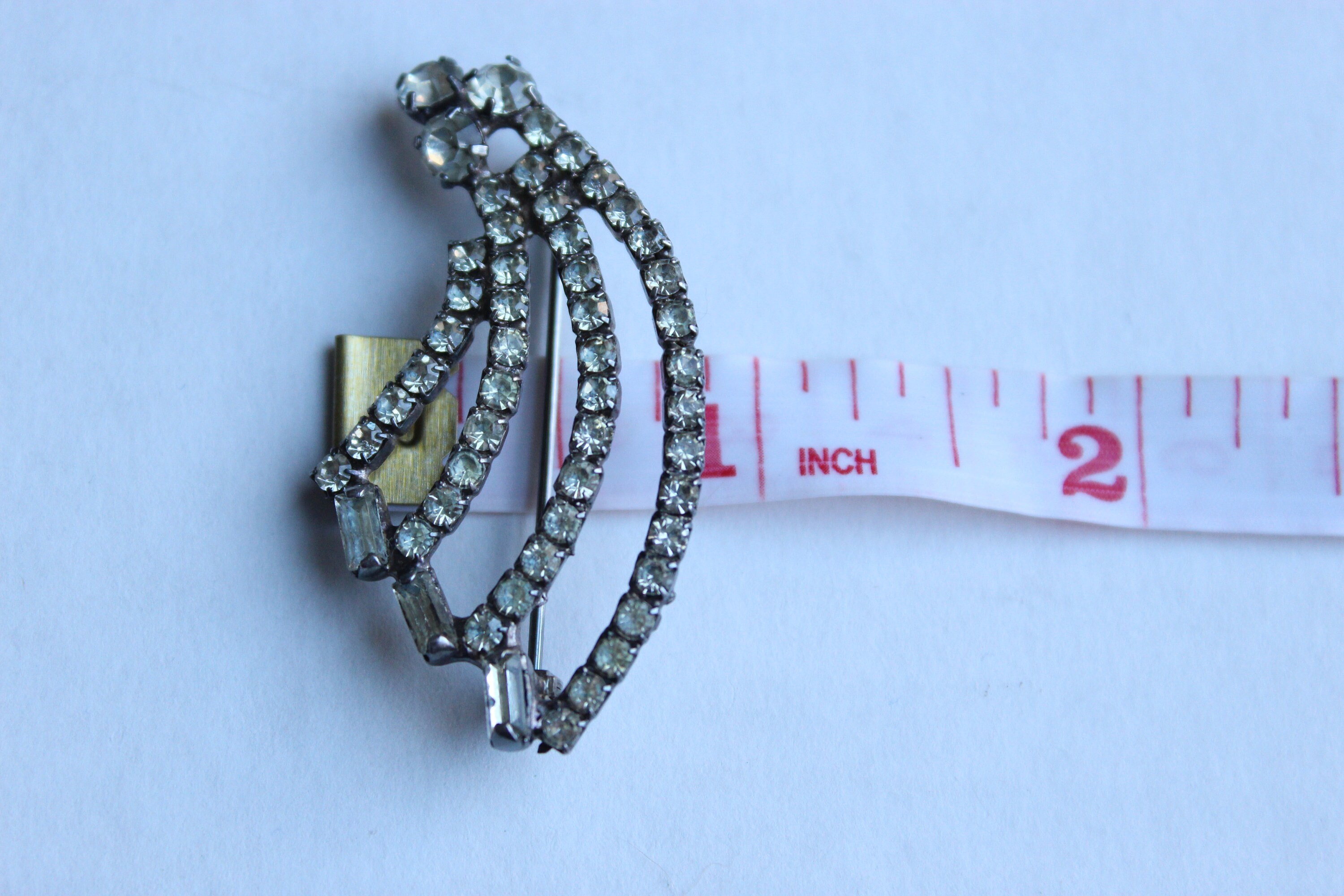 Spilla Con Cristalli In Finitura Anticata Color Oro | ® Italia - Foto 7