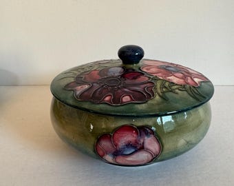 Moorcroft trinket box bowl with lid Anemone flowers