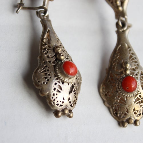 Vintage heavy silver coral shops dangle earrings
