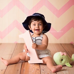 1 Schild Fotorequisite zum 1. Geburtstag Fotoshooting für Babys und Kinder - Holznummer Schild Fotograf, Nummernschild NUM001 X