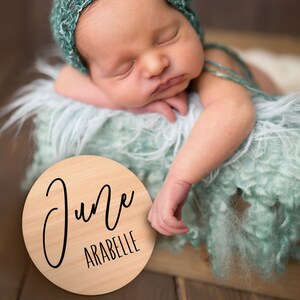 Baby Ankündigung Namensschild Holzkreis, neue Baby Namenskarte Holzkreis Baby Namensschild, Neugeborenen Fotos Geburt Krankenhaus Schild (BBY342)