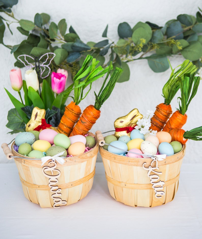 Osterkörbe mit Namen Holz Ausschnitte Kinder Familie Personalisierte Osterkorb Dekor für Urlaub, Rustikaler Chic Artikel STS200 Bild 2