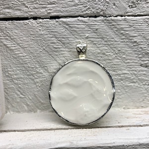 Broken China vintage pendant #305