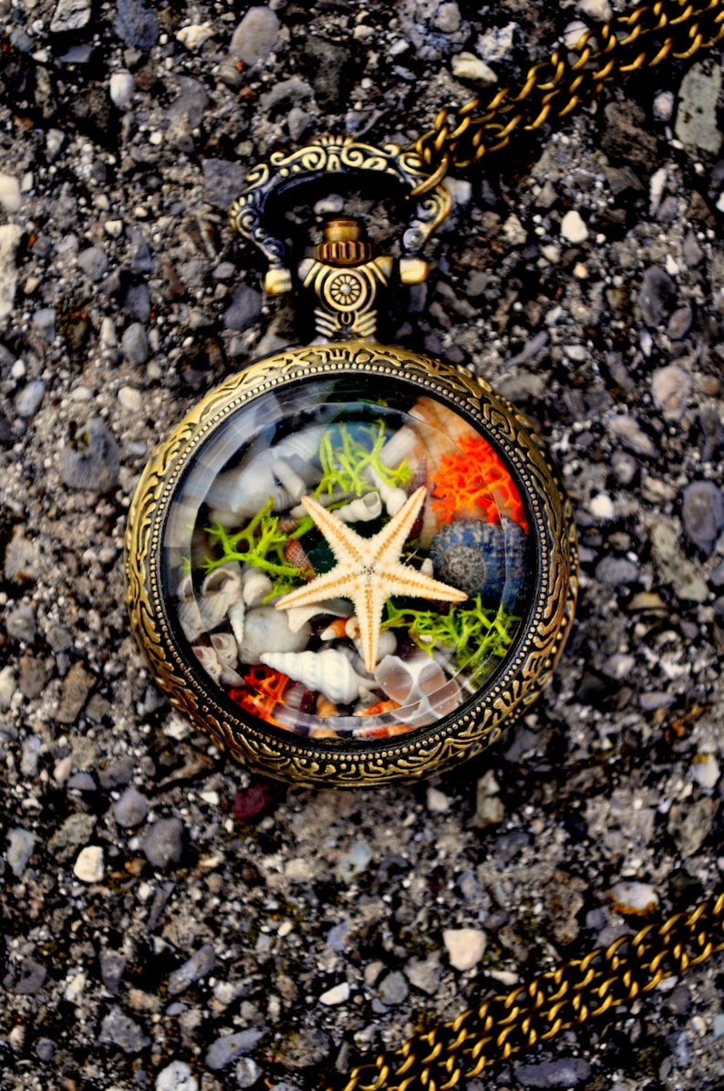Under the Sea necklace for little mermaids Ocean beach summer necklace Steampunk Vintage Miniature terrarium Nautical terrarium Necklace