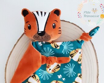 Kuscheltier „Kleiner Tiger“ nach Wahl aus anpassbaren OEKO-TEX-Stoffen, neuartige handwerkliche Kreation, Babygeschenk, Geburt