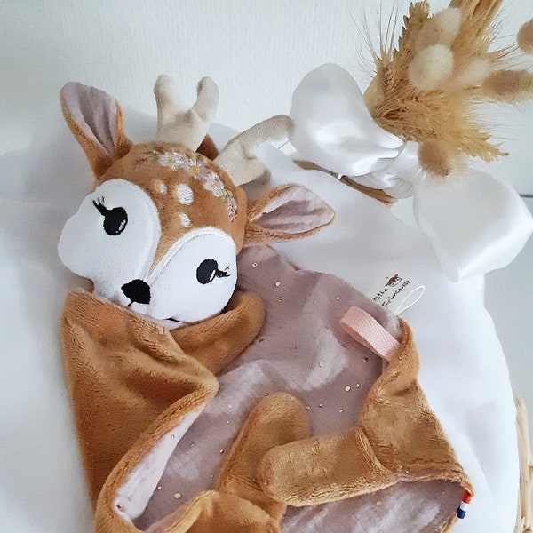 Doudou biche faon brodé personnalisable tissus OEKO-TEX création artisanale bébé fille cadeau naissance