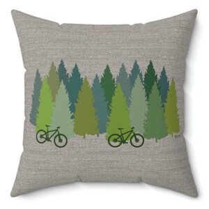 Forêt de pins DEUX VTT Oreiller Carré Polyester filé