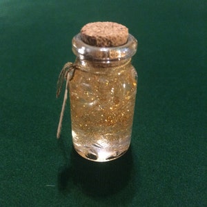 Glitter Potion: Gold image 3