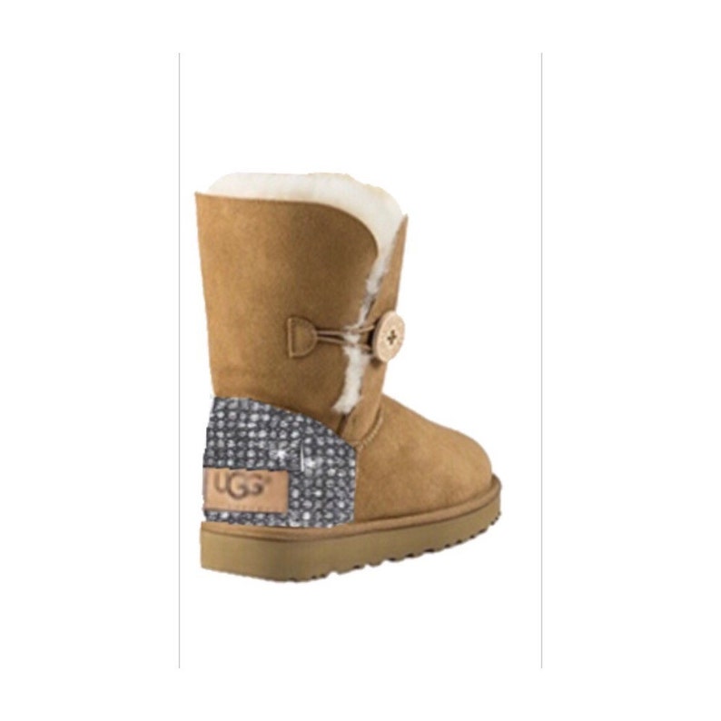 ugg bailey button short