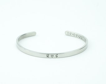 Bracciale con iniziali personalizzate / Gioielli con data personalizzata / Bracciale per madri / Bracciale con nome lettera di famiglia / Bracciale con iniziali delicate / Timbro a mano