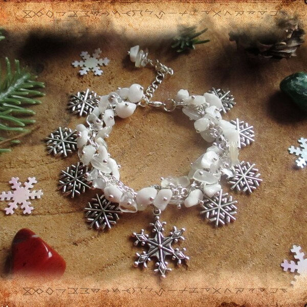 Bracelet bohème et païen, inspiré de l'Hiver en quartz neige, pierre de lune et cristal de roche