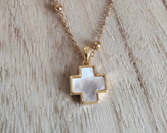 Collier croix chrétienne