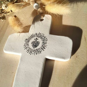 Ex-voto Croix Stylisée En Résine Dorée - 10,5 X 15 Cm - Mural