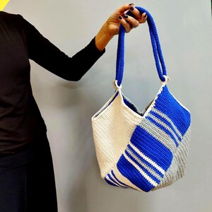 Crochet Recycled Yarn Tote Bag: Reversible Oversized Market Purse image 4