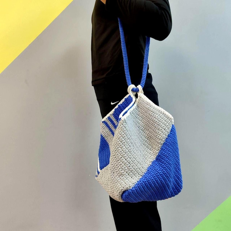 Crochet Recycled Yarn Tote Bag: Reversible Oversized Market Purse image 9