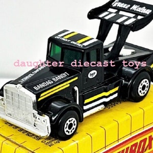 Vintage 1982 MATCHBOX KENWORTH TRACTOR TRuck Mint Condition! Diecast Metal - Toy Store Model/Great Gift for Collectors! We ship Worldwide!