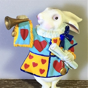Alice in Wonderland WHITE RABBIT Refrigerator Magent Hand Painted Yarto Collectible Mint Condition!