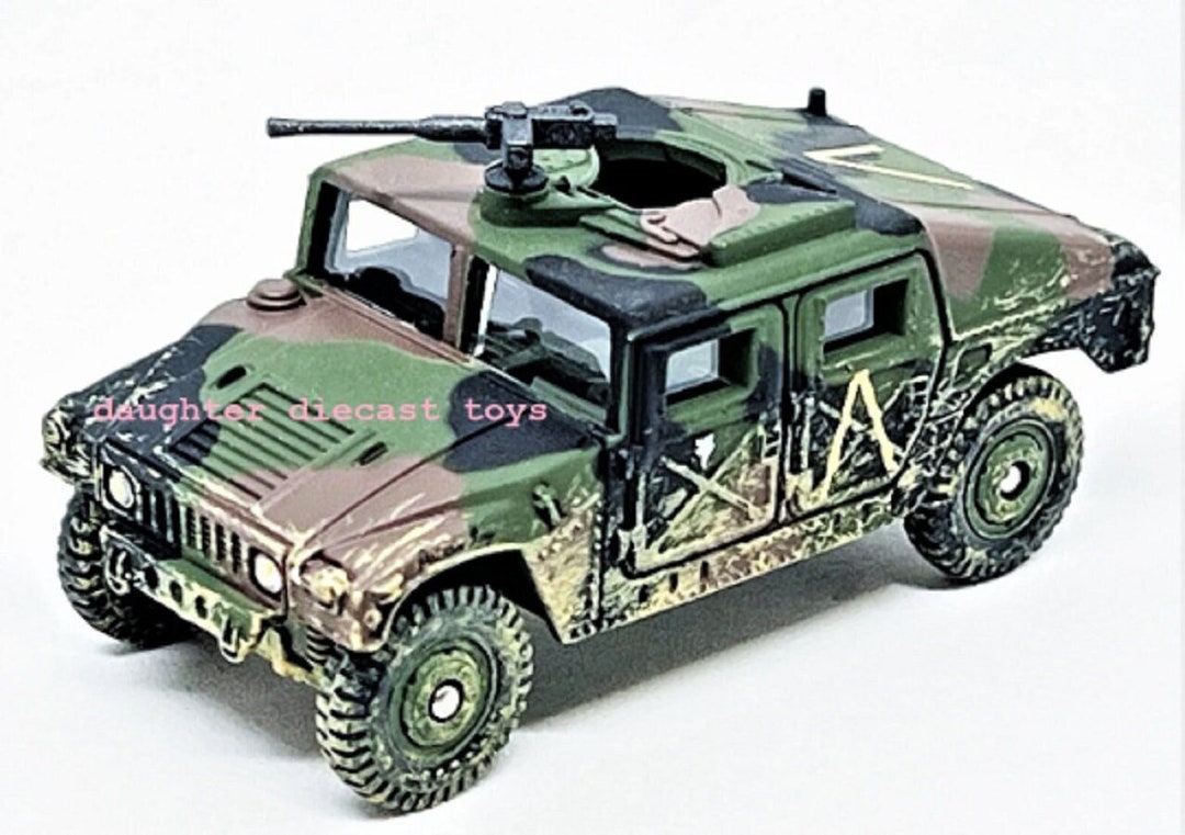 US ARMY HUMVEE on Showcase Display Standadult Collector Modelpristine Conditionperfect Gift