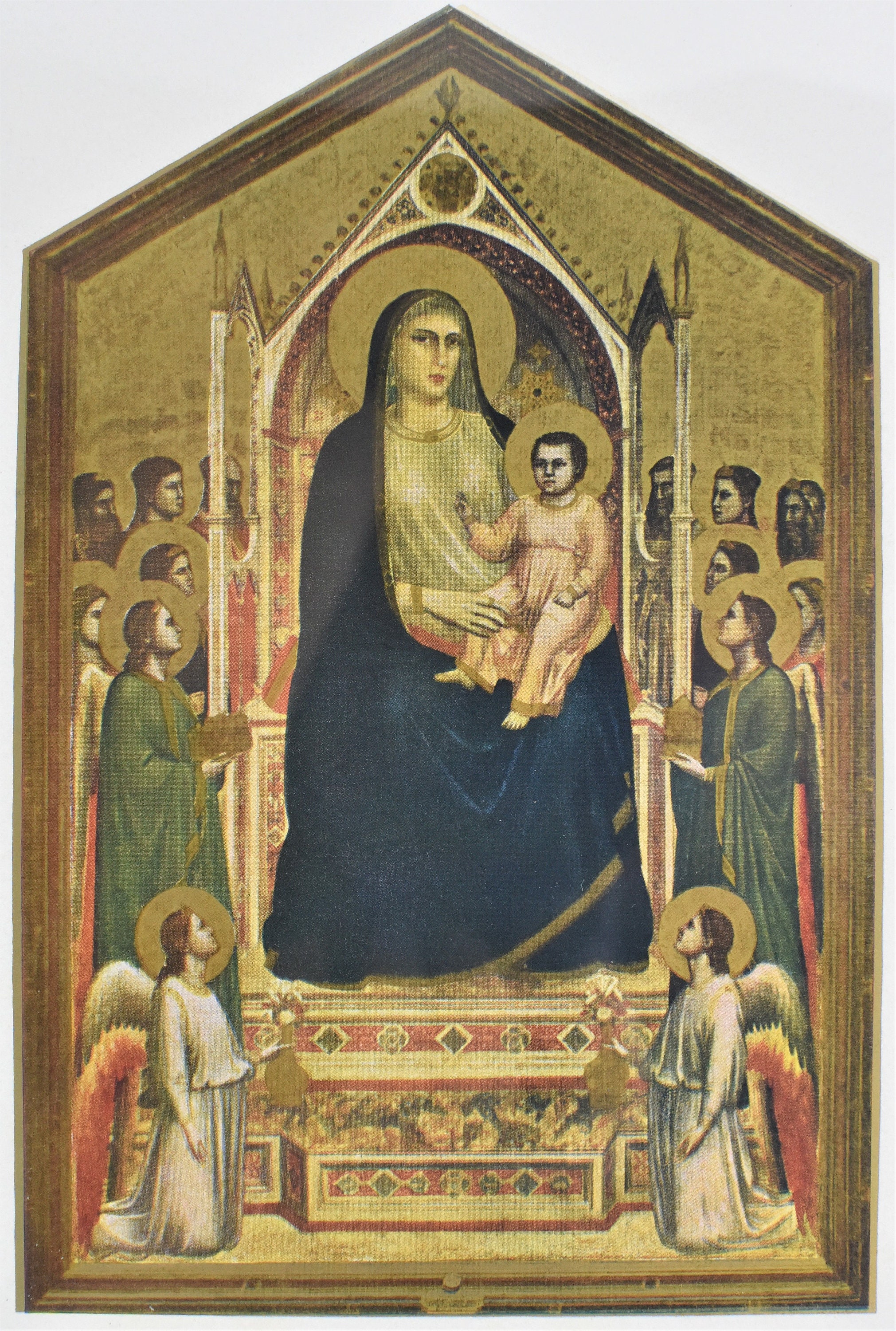 madonna-enthroned-giotto