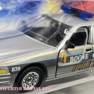 Voiture de police du comté de BOONE - Ford Crown Victoria - État neuf/scellée d&#39;usine ! Road Champs : le cadeau parfait pour votre officier !