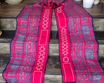 2.00 metres  Hmong fabric,Vintage hemp Handwoven Hmong hemp fabric, vintage  hill tribe fabrics with embroidery ,etc,your DIY#919