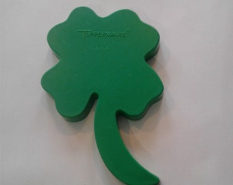 Vintage Tupperware Green Four Leaf Clover Shamrock Cookie Cutter  4" x 2.75"