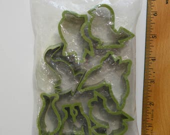 7pc Wilton Mini ANIMAL PETS Cookie Cutter Set | 1974 NIP Green 2" Bunny Rabbit Cat Fish Butterfly Pig/Piglet Swan Bird