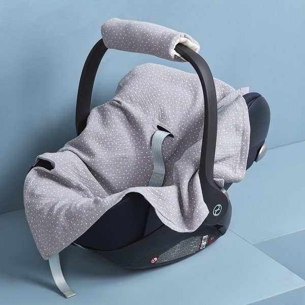 KraftKids Babydecke für Babyschale Sommer Decke passend für Maxi Cosi, Römer u.a. weich 100% Baumwolle Musselin grau Punkte (mehrere Vari