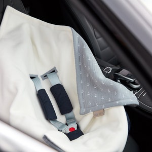 Regenschutz mit Fenster + Tasche für Maxi Cosi Babyschale