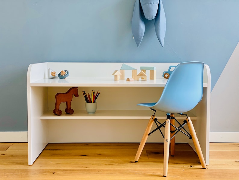 Bureau pour enfants KraftKids blanc avec étagère intermédiaire image 1