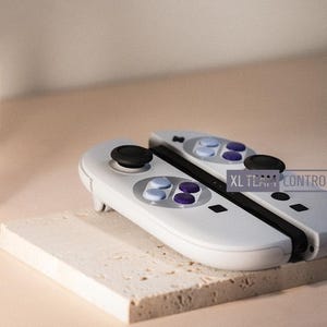 Mandos Joy-Con 2 para Nintendo Switch 2 personalizados y pintados con temática de Super Nintendo de SNES imagen 4