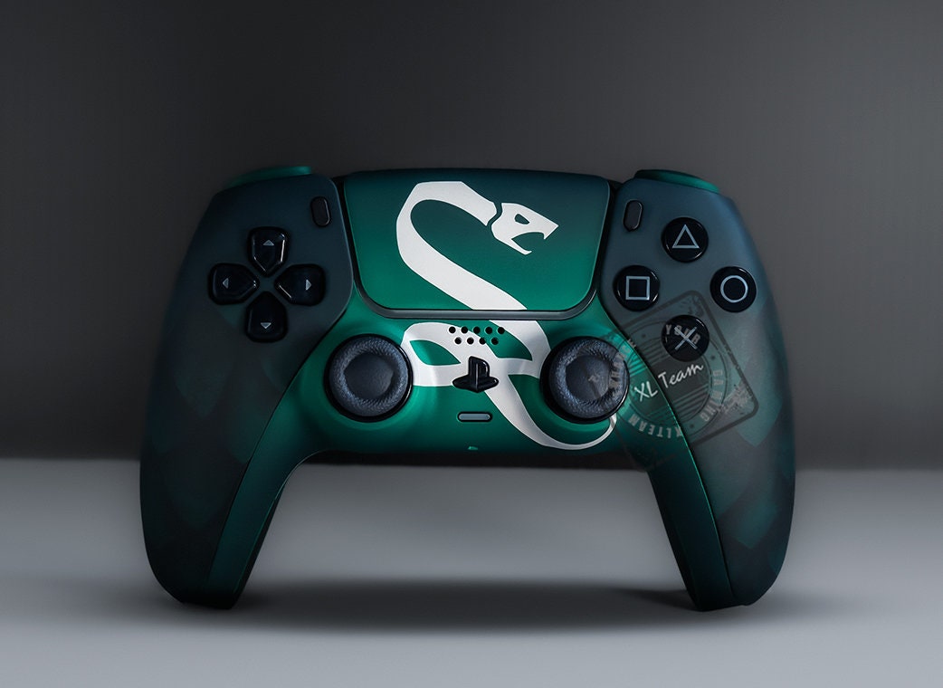 Harry Potter : Hogwarts Legacy – Slytherin Custom Design Original Xbox  Controller - Dyeport, Custom Controllers, Custom Textile Printing