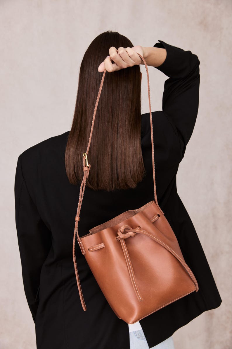 RUSSET BROWN CHEYENNE MEDIUM CROSSBODY BAG main image 0