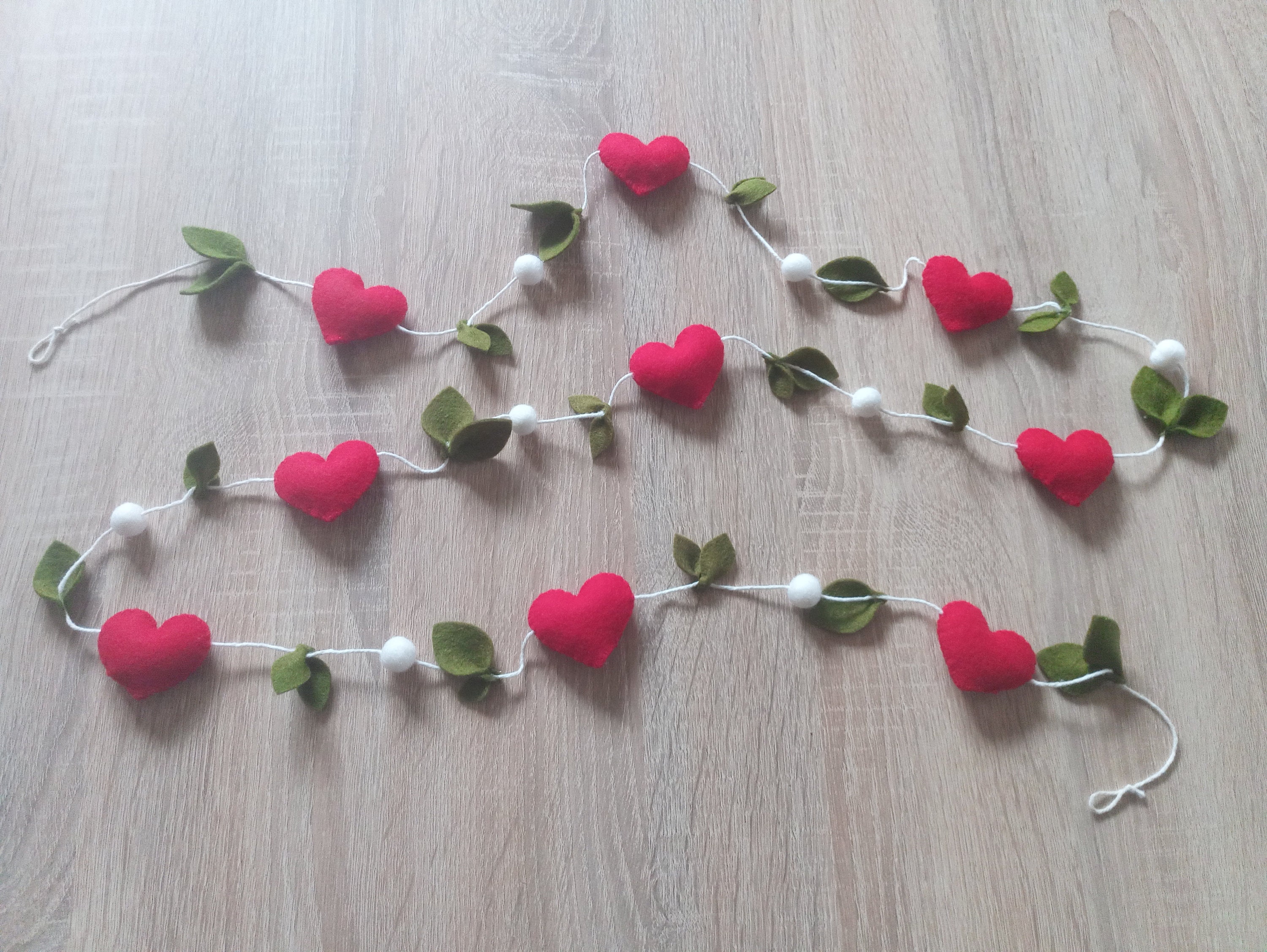Guirlande de Cœurs en Feutrine, Saint Valentin, Décoration Murale, Table, Feuilles Boules Feutre, Ro