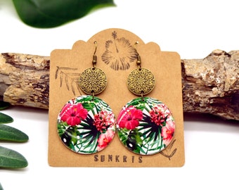 Tropical flower resin earrings: green and pink hibiscus design with bronze connector