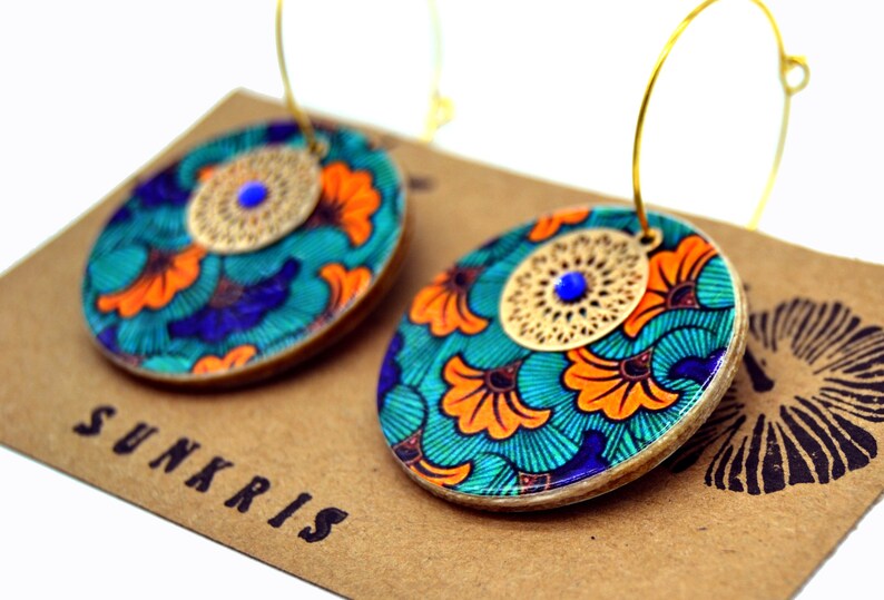 Boucles D'oreilles Rondes Dormeuses Motif Fleurs Multicolores - Fait Main En Verre, Neuf Sans Emballage