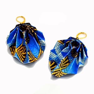 Origami folding paper earrings printed with African wax patterns, blue and yellow leaves