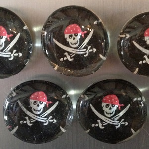 Set di 5 magneti per frigoriferi pirata