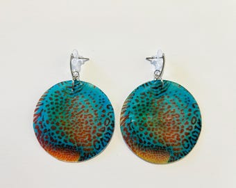 Handgemaakte oorbellen van parelmoer, Discus, prachtig kunstwerk, druppelvormig, rond, ontwerp met roze, elegante stijl, voor casual of feestelijke gelegenheden.