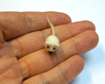 micro needle felted mouse, miniature felted mouse, cute needle felted miniature mouse